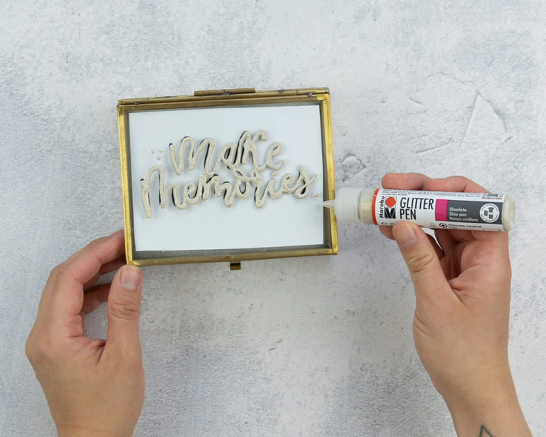 A minta áthúzása Glitter Pennel