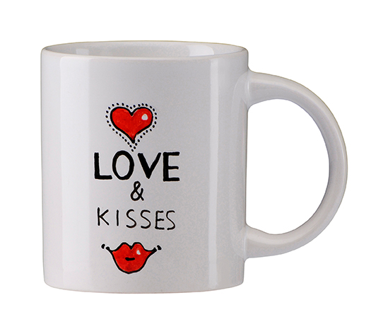 „Love & Kisses” feliratú bögre