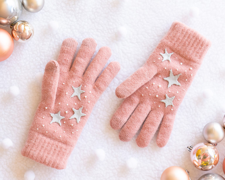 Kesztyű díszítése Marabu Sock Stop festékkel