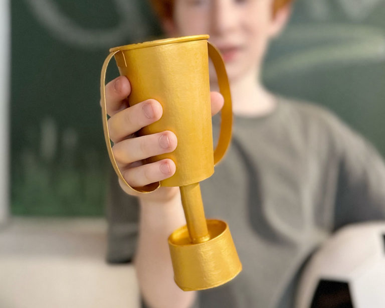 Kupa papírpohárból Marabu KiDS Little Artist festékkel