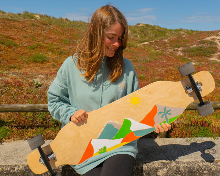 Longboard festése Marabu YONO markerrel