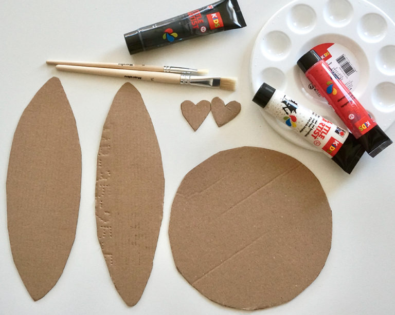 A fülek és a szívek kivágása