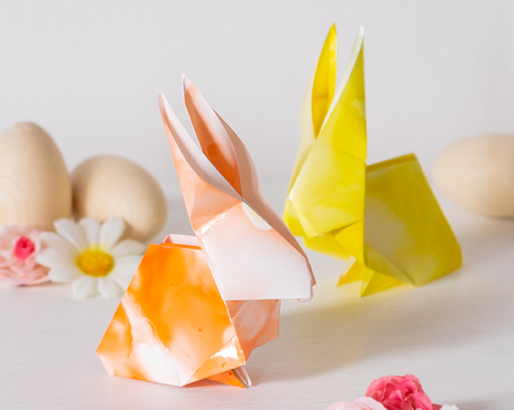 Origami nyuszi Alcohol Inkkel festett papírból