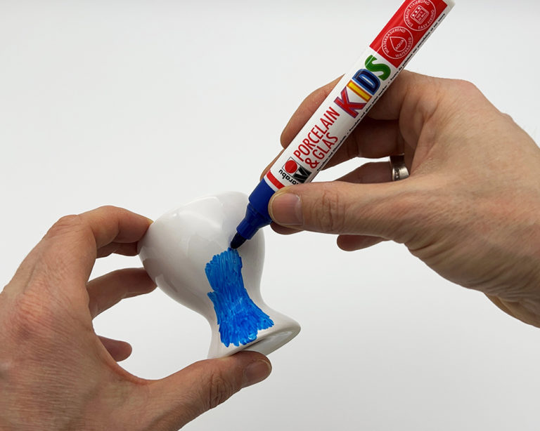 A kertésznadrág megfestése porcelánfilccel